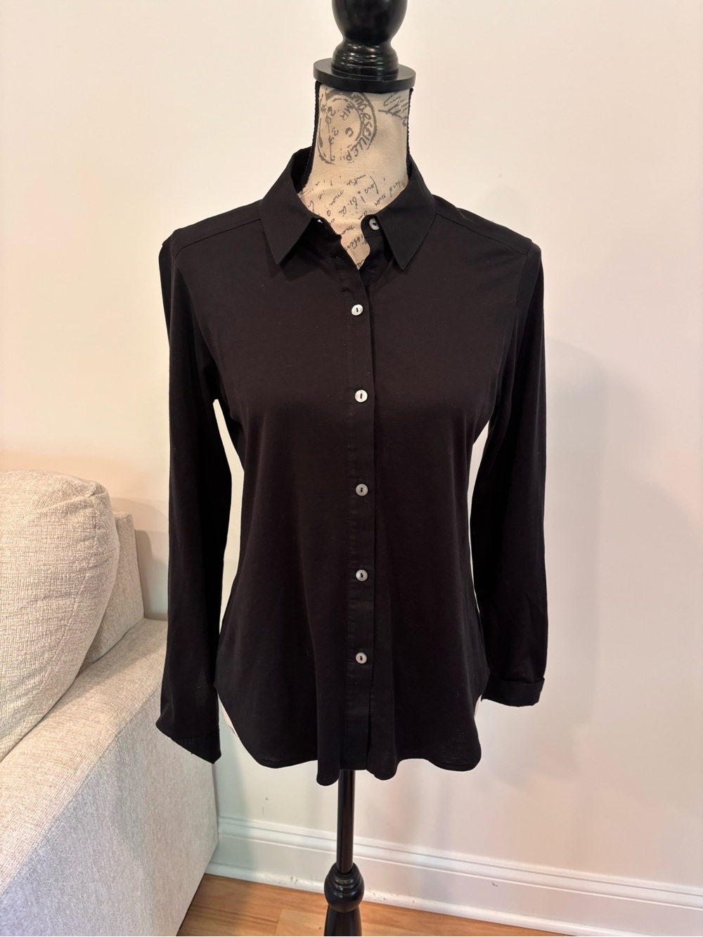 Theory women's black button down blouse size small